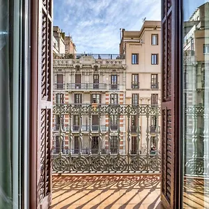 https://perfectly-located-4bed-4bath-apartment-in-barcelona-1-2.catalonia-hotels.com